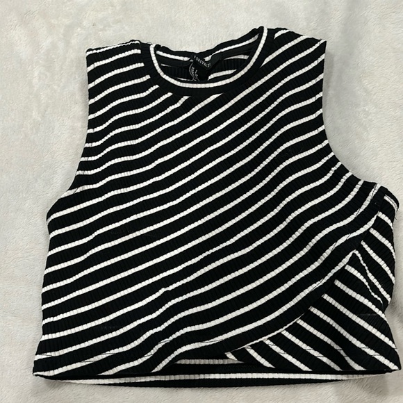 Hollister Tops - 🟢10/$10 - crop top